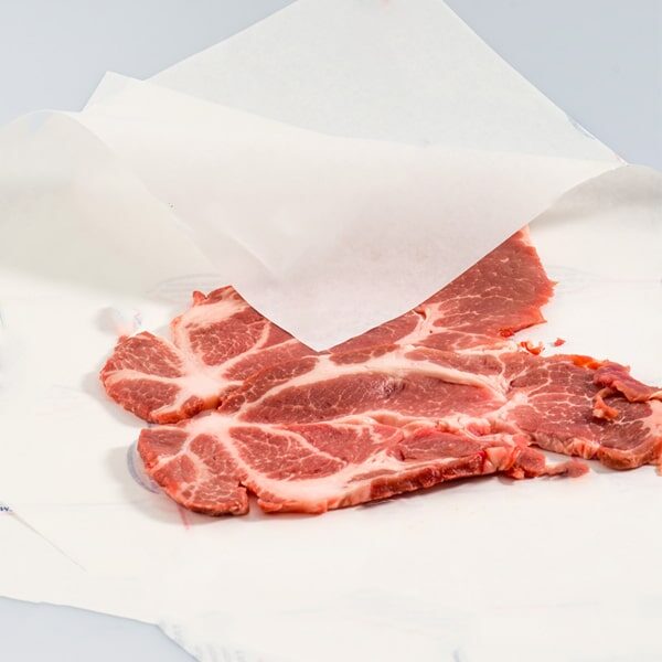 carta politenata per uso alimentare con tagliata di carne