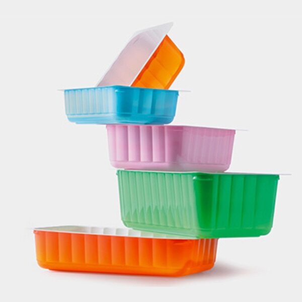 vaschette per l'asporto di gelato sovrapposte colorate in plastica